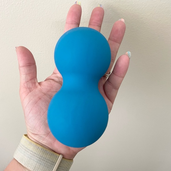 Double Lacrosse Ball & Mobility Ball Deep Tissue Tool for Myofascial Release - Picture 4 of 5